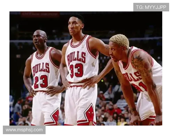 乔丹为何在比赛中叫暂停竟是为了给公牛队友上课